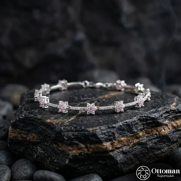 Pembe Taşlı Çiçek Motifli Gümüş Kadın Bileklik