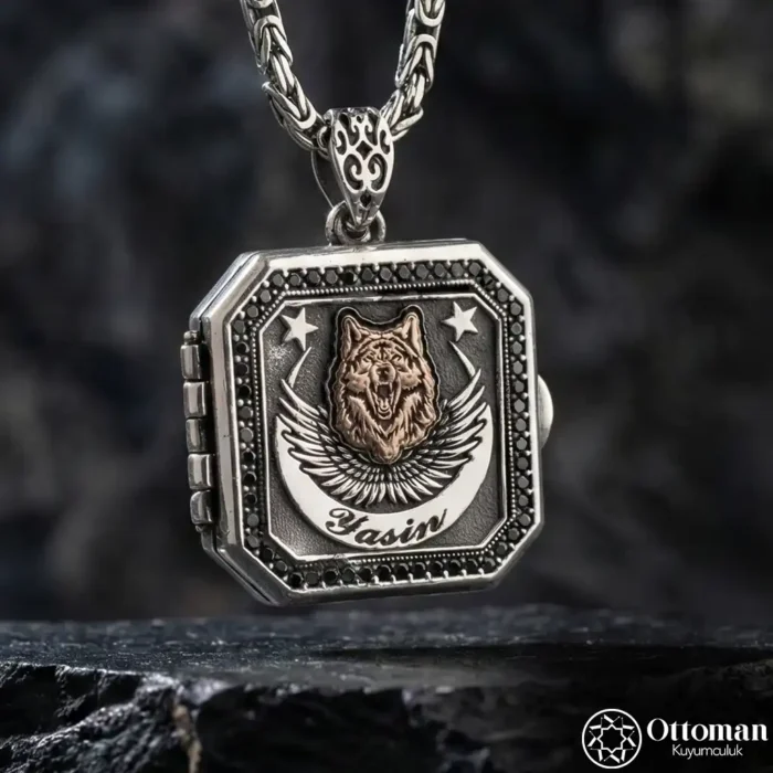 İsimli Ay Yıldızlı Kapaklı Kare Gümüş Madalyon Kolye