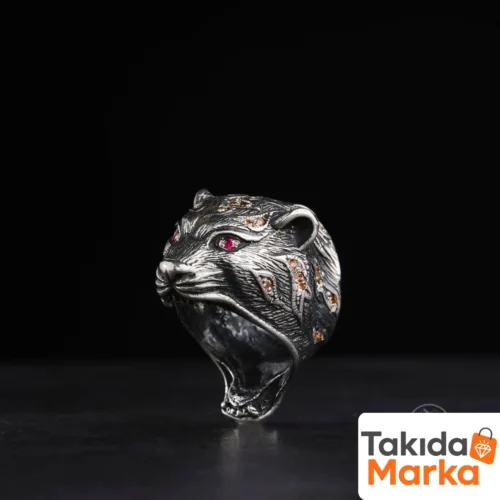 aslan-figurlu-gumus-erkek-yuzuk-bca6f.webp Aslan Figürlü Gümüş Erkek Yüzük