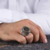 firuze-tasli-gumus-erkek-yuzuk-5c1fe3.webp Firuze Taşlı Gümüş Erkek Yüzük
