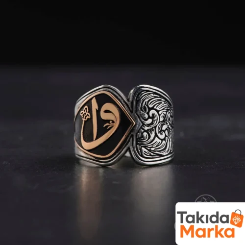 kisiye-ozel-tasarim-elif-vavli-gumus-y-05ad-4.webp Kişiye Özel Tasarım Elif Vavlı Gümüş Erkek Yüzük