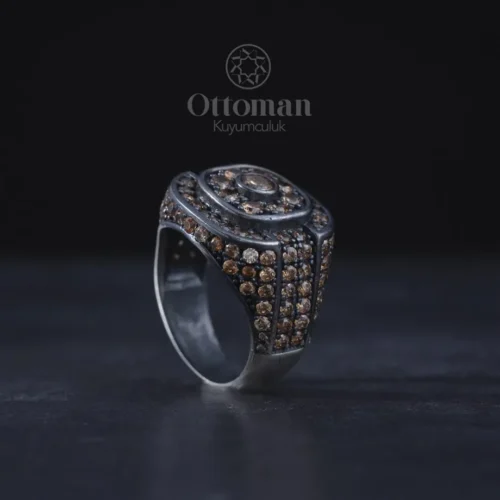 ozel-tasarim-pirlanta-model-c-97f6.webp Özel Tasarım Pırlanta Taşlı Gümüş Erkek Yüzük